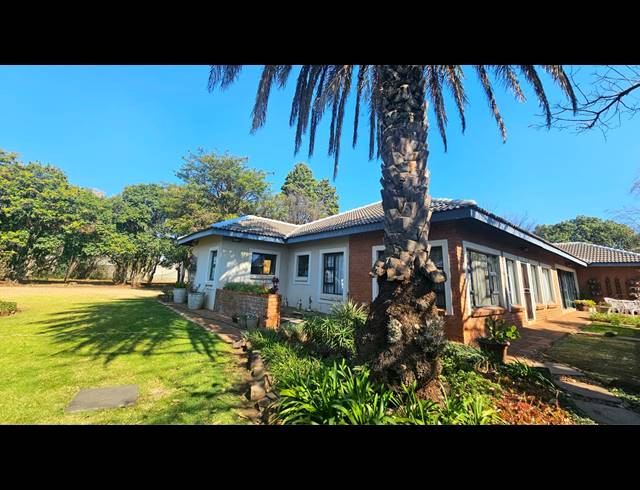 3 BEDROOM EQUESTRIAN PROPERTY FOR SALE IN KNOPJESLAAGTE